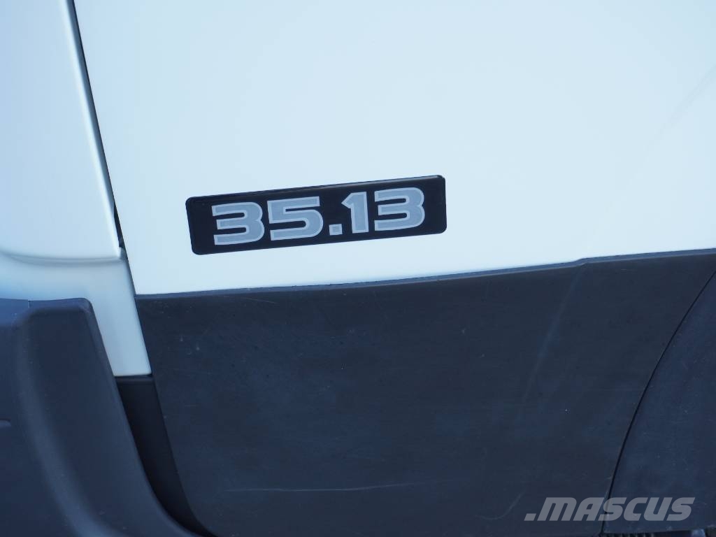 Nissan NT400 35.13 BASCULANTE ***32.000 KMS*** Bañeras basculantes usadas