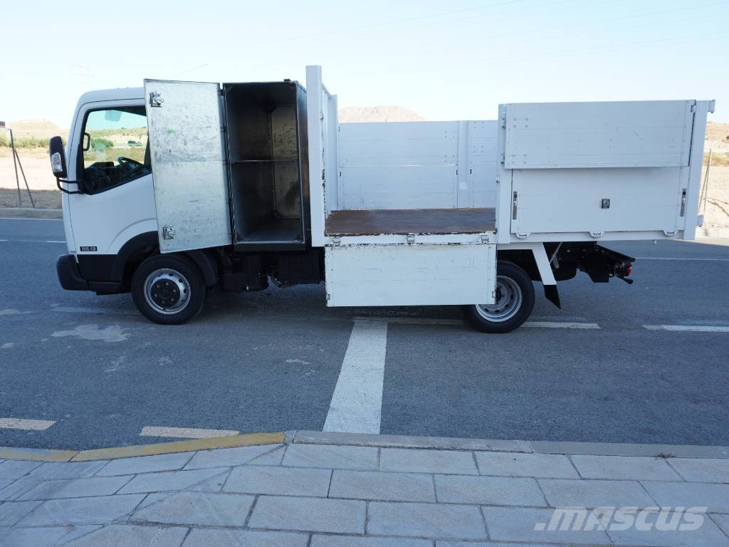 Nissan NT400 35.13 BASCULANTE ***32.000 KMS*** Bañeras basculantes usadas