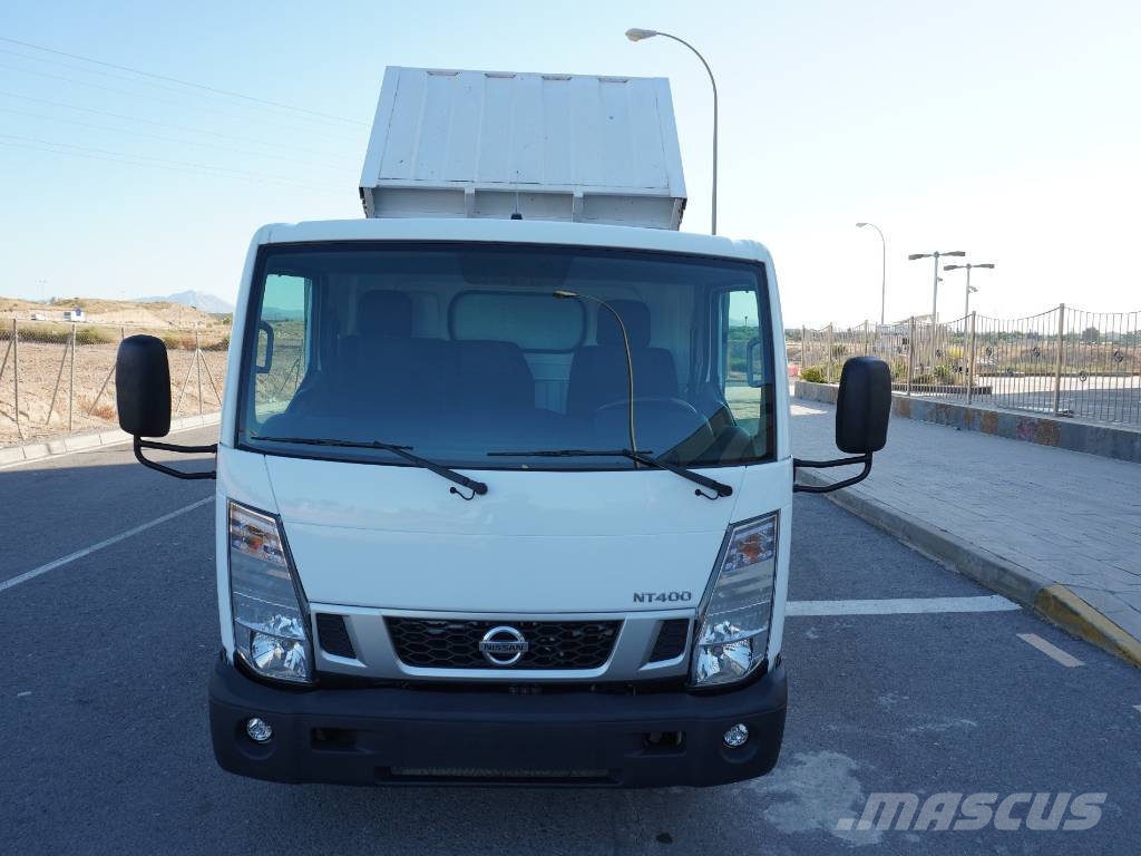 Nissan NT400 35.13 BASCULANTE ***32.000 KMS*** Bañeras basculantes usadas