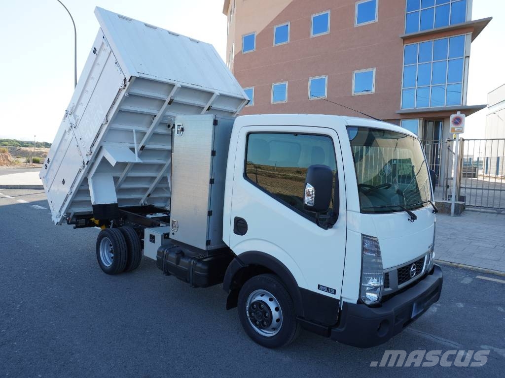 Nissan NT400 35.13 BASCULANTE ***32.000 KMS*** Bañeras basculantes usadas