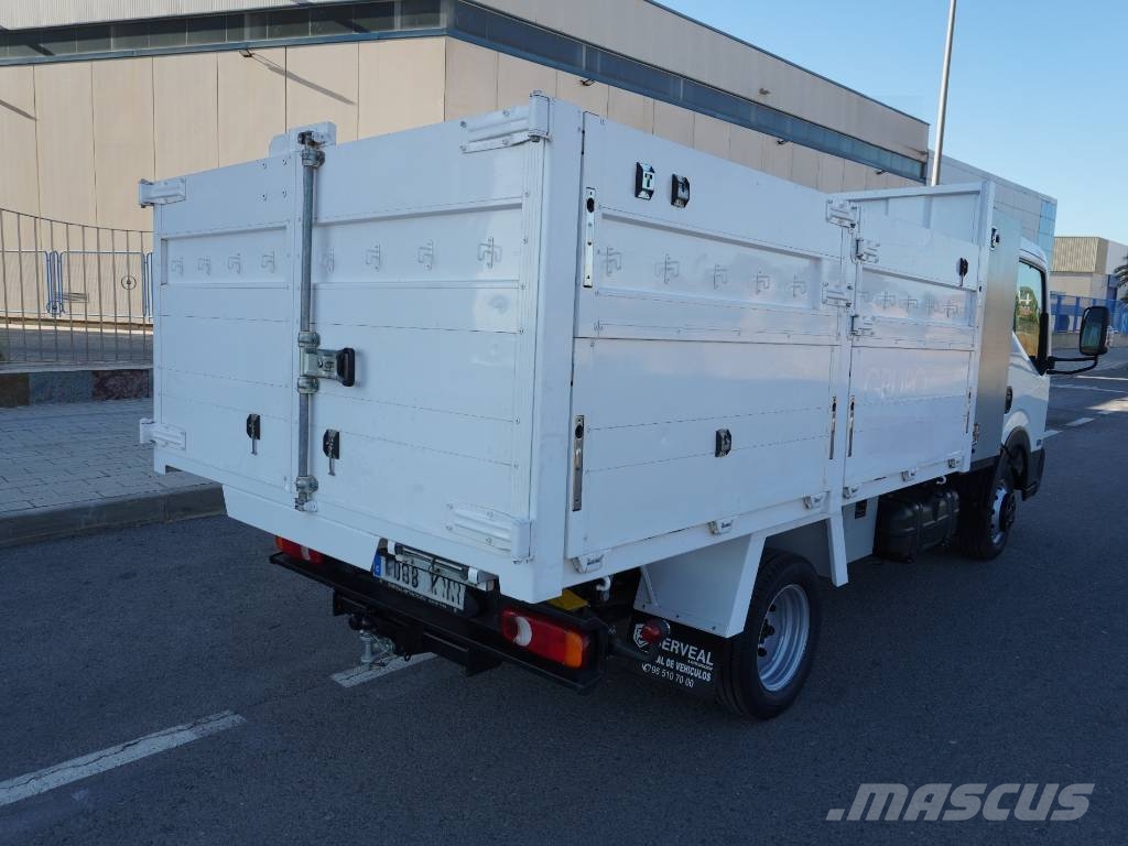Nissan NT400 35.13 BASCULANTE ***32.000 KMS*** Bañeras basculantes usadas