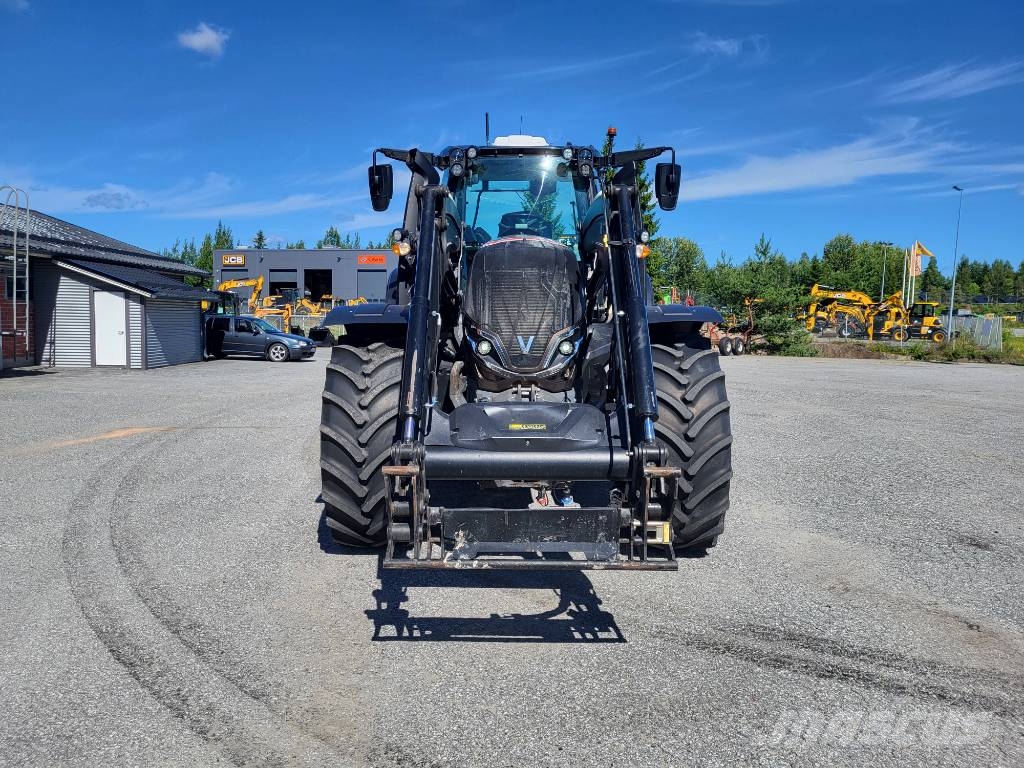 Valtra T 215 V Traktorer