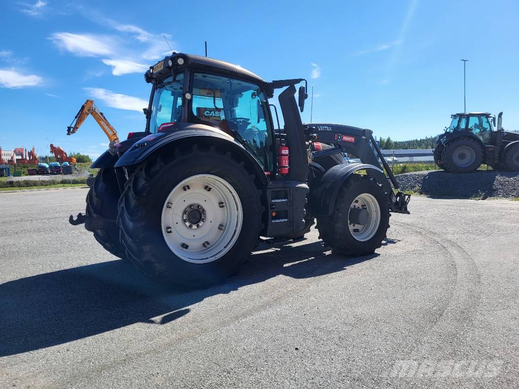 Valtra T 215 V Traktorer