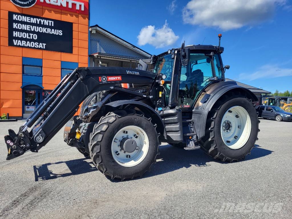 Valtra T 215 V Traktorer