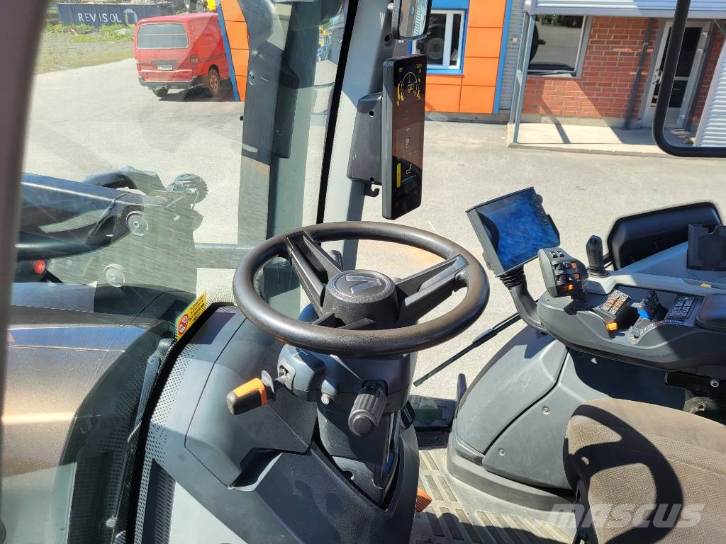 Valtra T 215 V Traktorer