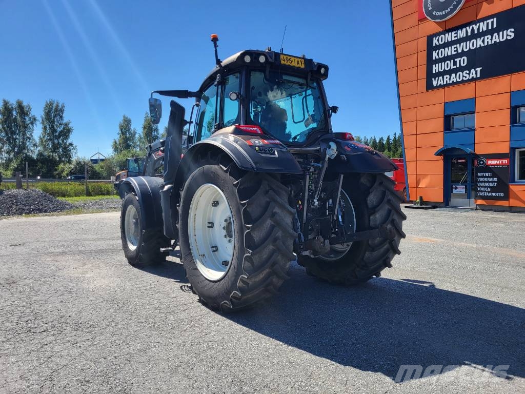 Valtra T 215 V Traktorer