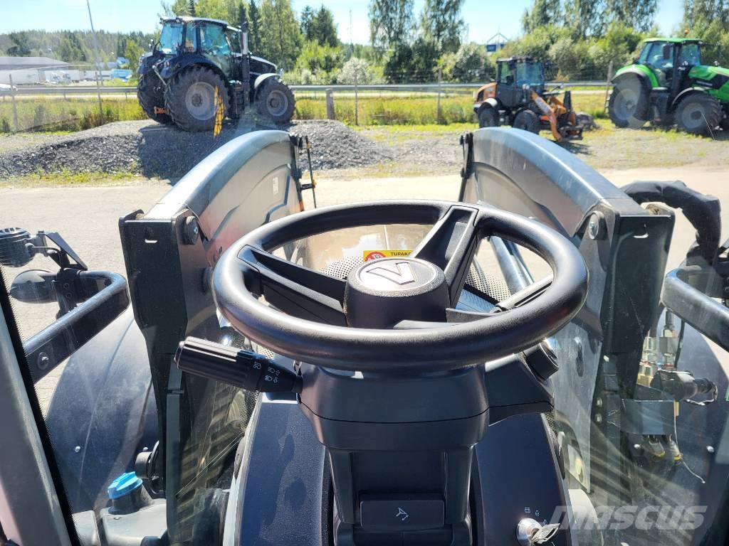 Valtra T 215 V Traktorer