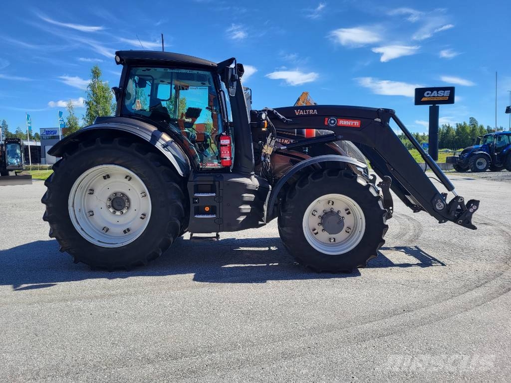 Valtra T 215 V Traktorer