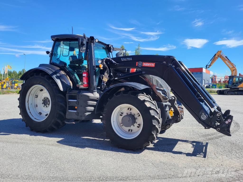 Valtra T 215 V Traktorer