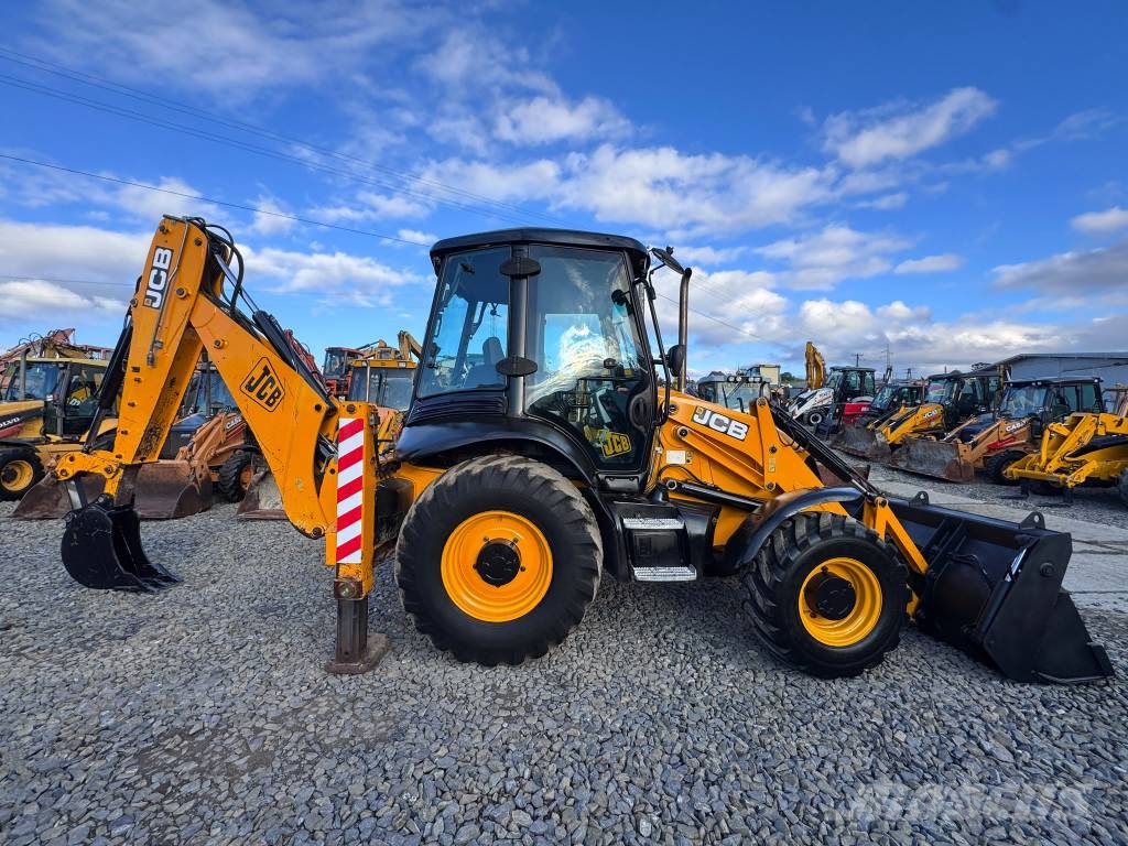 JCB 3CX Kaivurikuormaajat