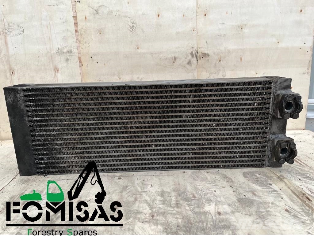 Valmet 840.4/840.3 Oil radiator 5081229 Radiadores