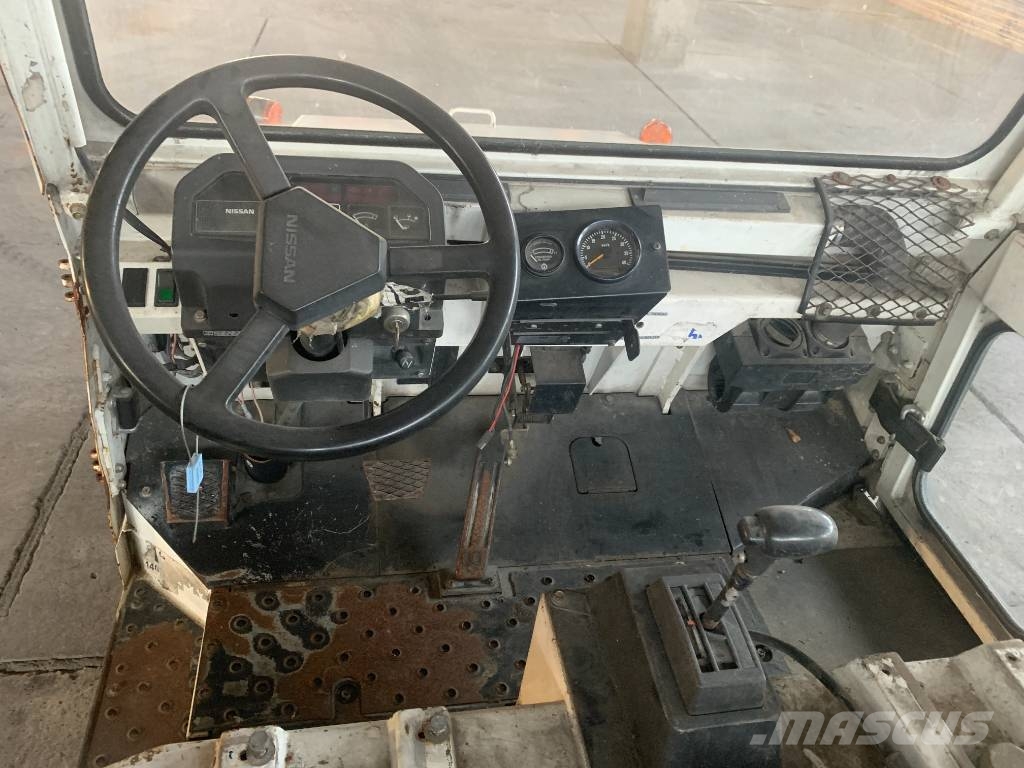 Nissan FG2500 V-2565 EO Обладнання для аеропортів