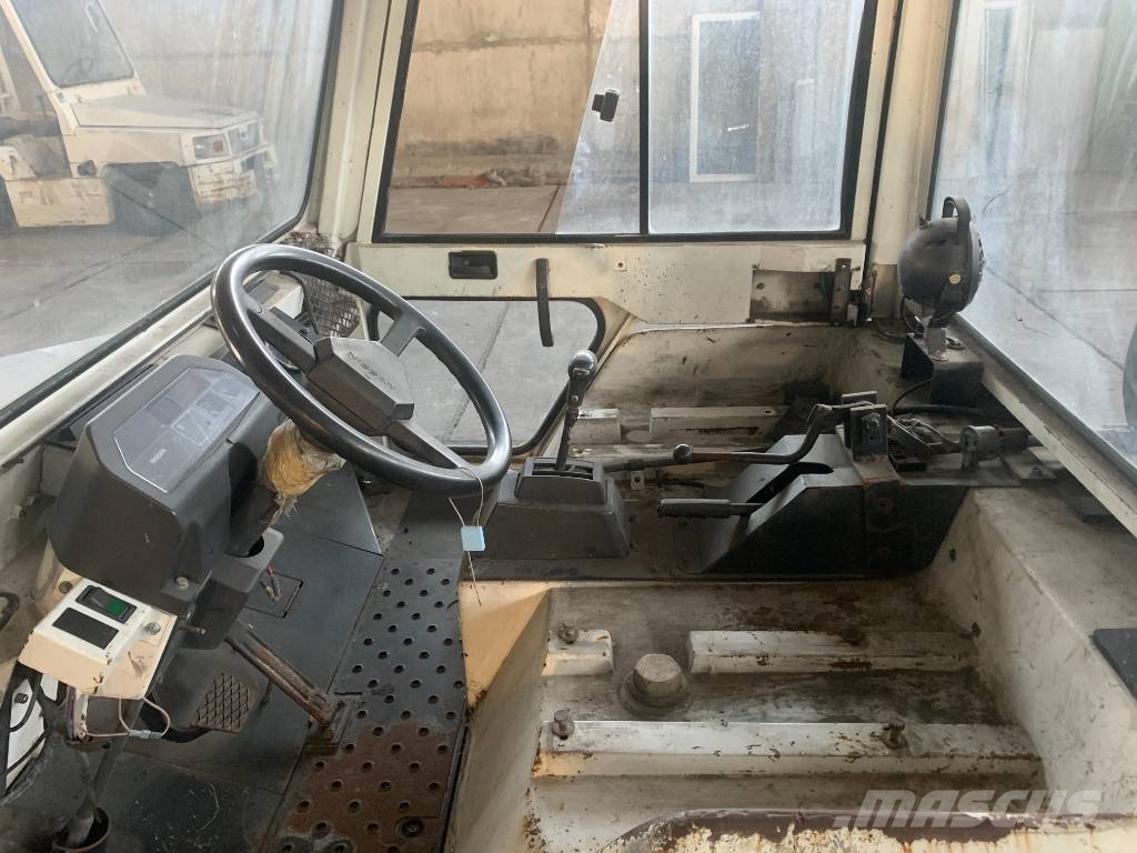 Nissan FG2500 V-2565 EO Обладнання для аеропортів