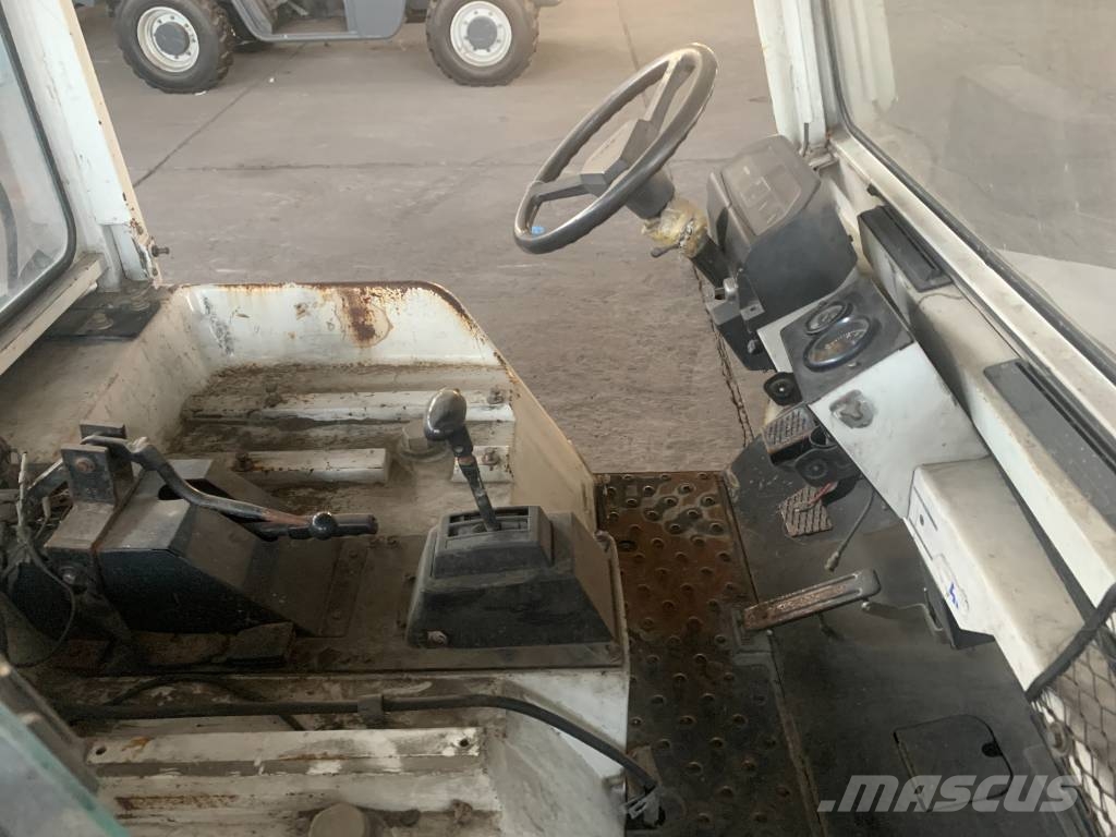 Nissan FG2500 V-2565 EO Обладнання для аеропортів