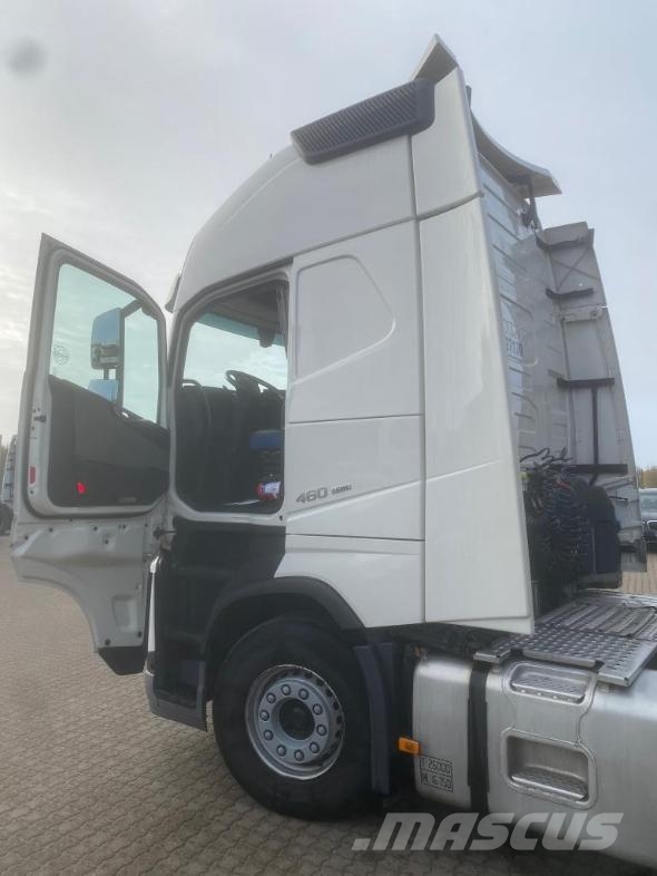 Volvo Vehicle Tractor 6x2/2 Standard Trækkere