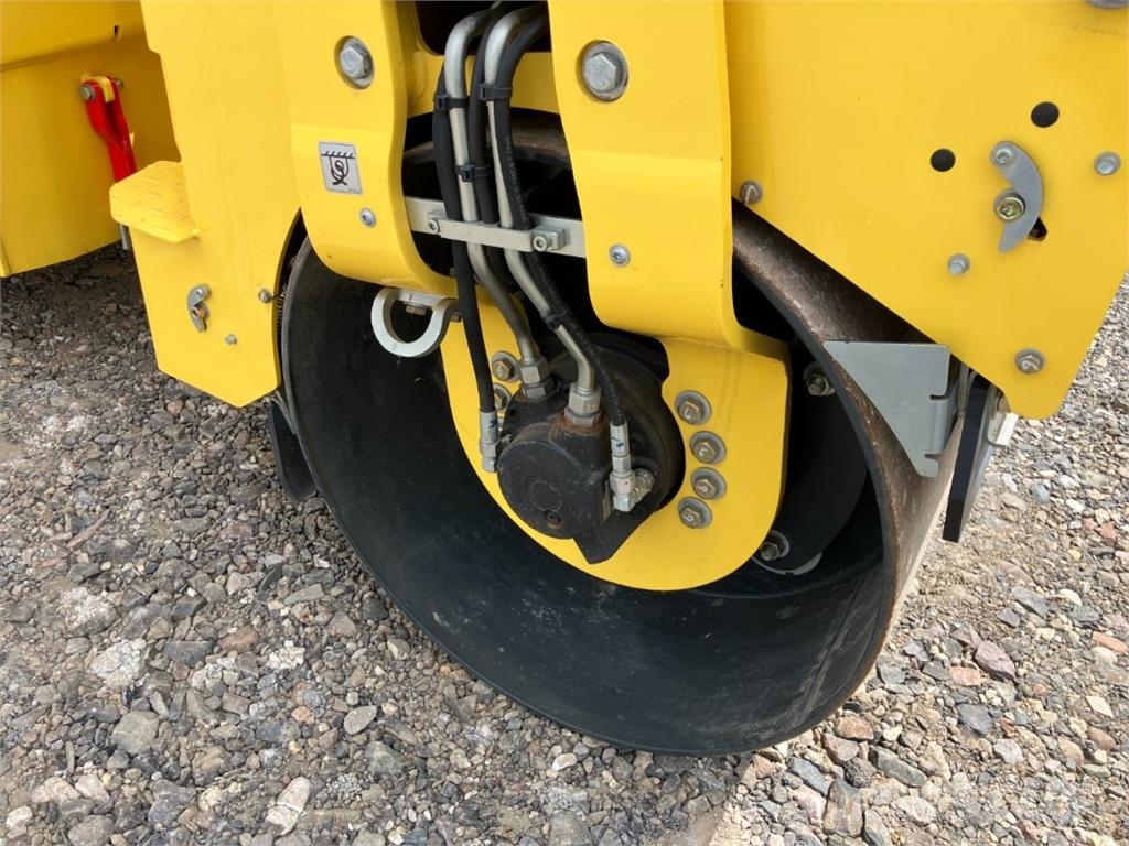 Bomag CN BW 100 AD-5 Valjci sa duplim bubnjem