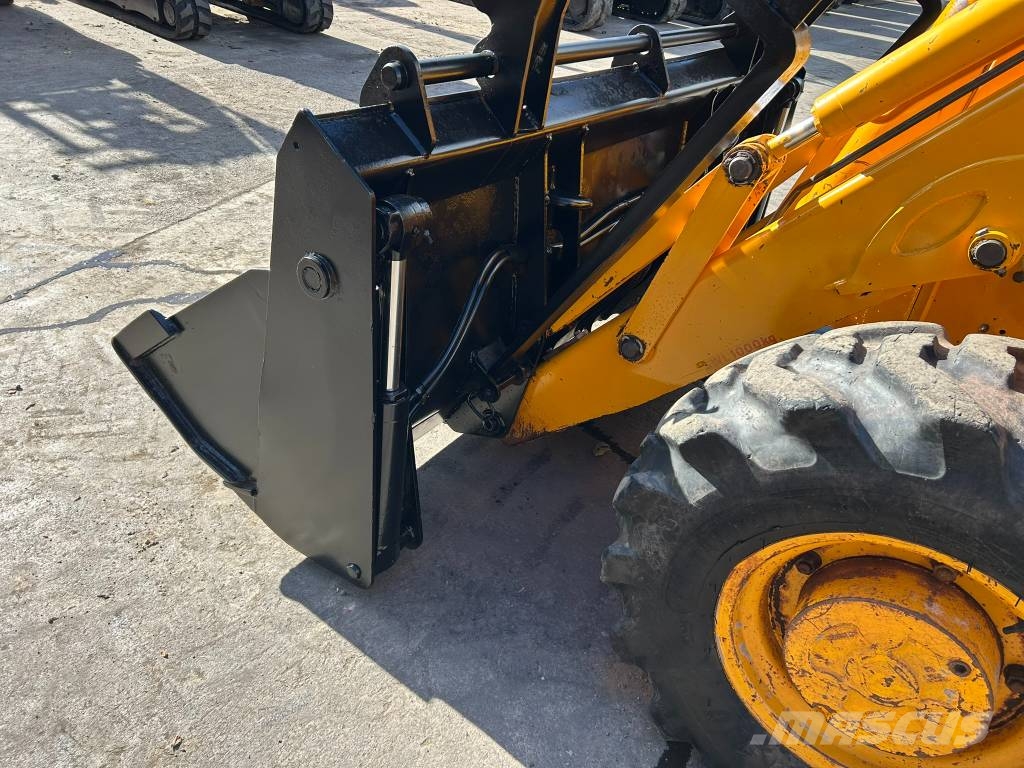 JCB 3 CX Rovokopači