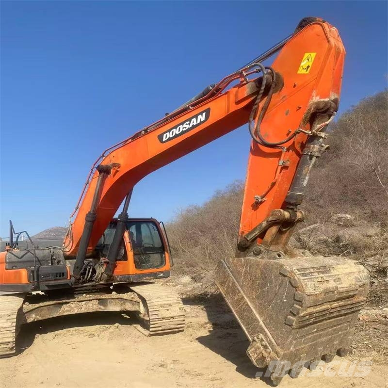 Doosan DX 300 LCA Kāpurķēžu ekskavatori