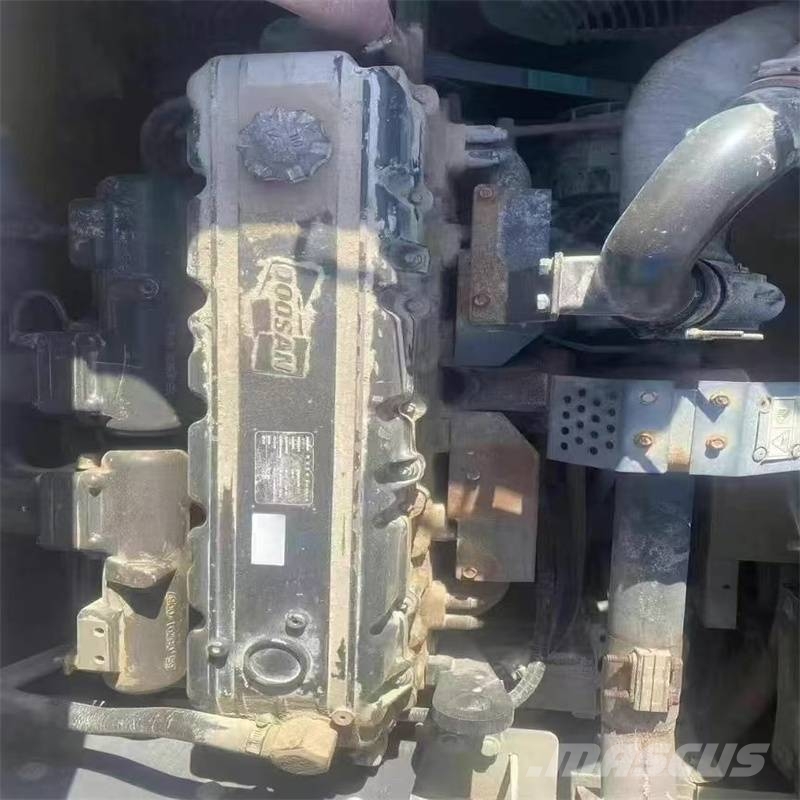 Doosan DX 300 LCA Kāpurķēžu ekskavatori