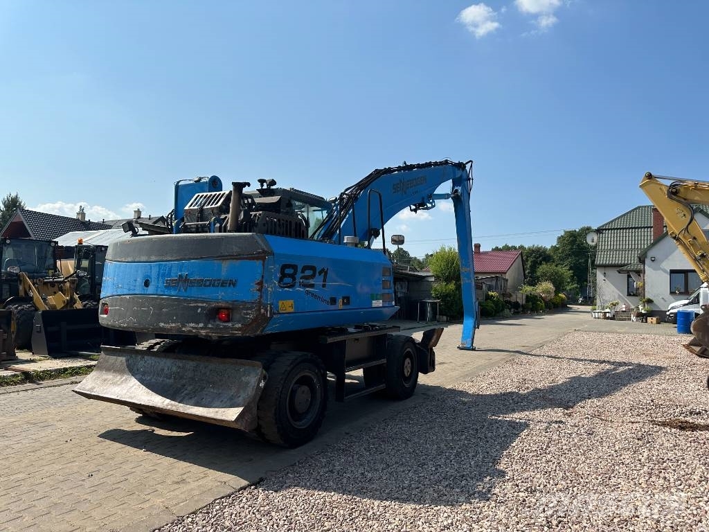 Sennebogen M 821 Waste / industry handlers