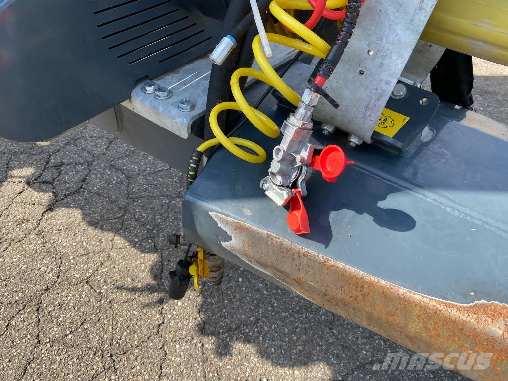 Mauguin MISTRAL 11/JUROP DL180 1er Main endommagé صهاريج الملاط