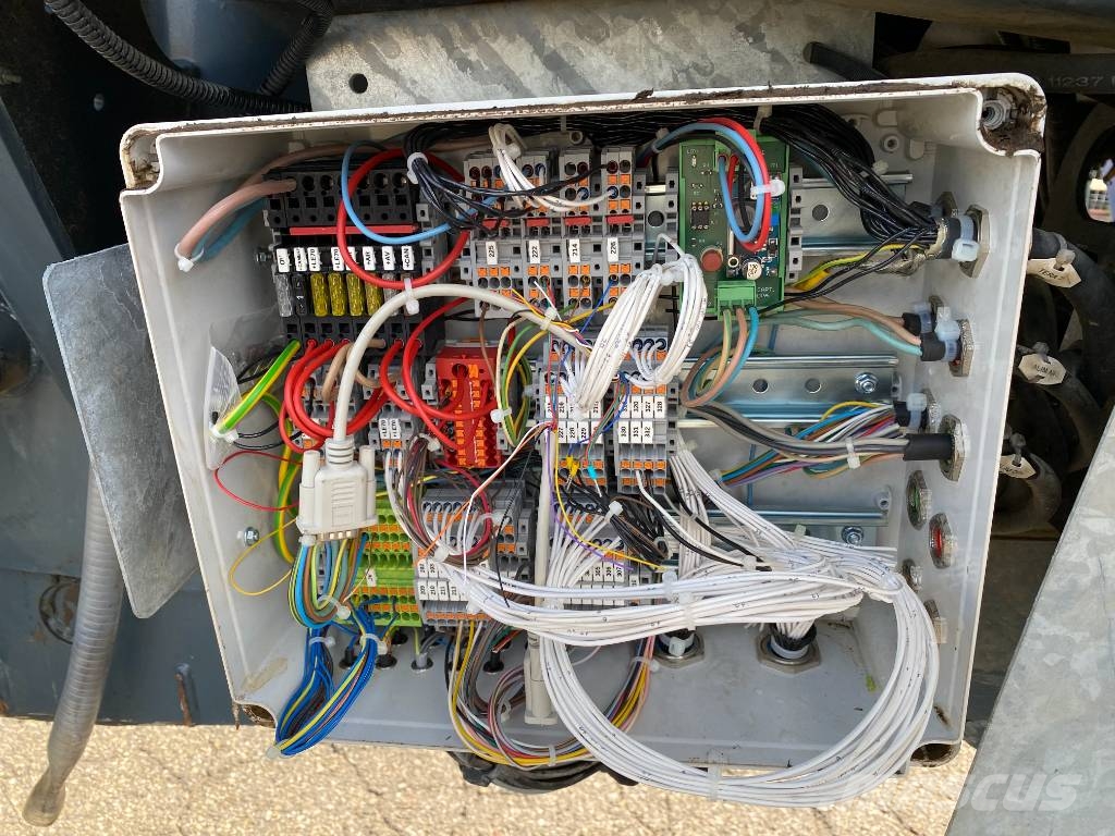 Mauguin MISTRAL 11/JUROP DL180 1er Main endommagé صهاريج الملاط