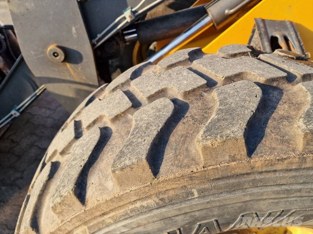 New Holland W 70 TC Chargeuse sur pneus