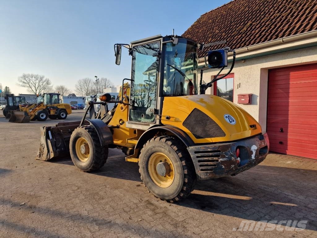 New Holland W 70 TC Chargeuse sur pneus