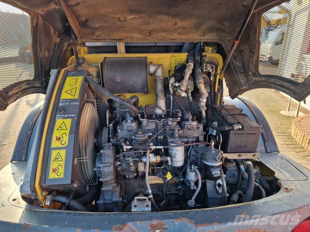 New Holland W 70 TC Chargeuse sur pneus