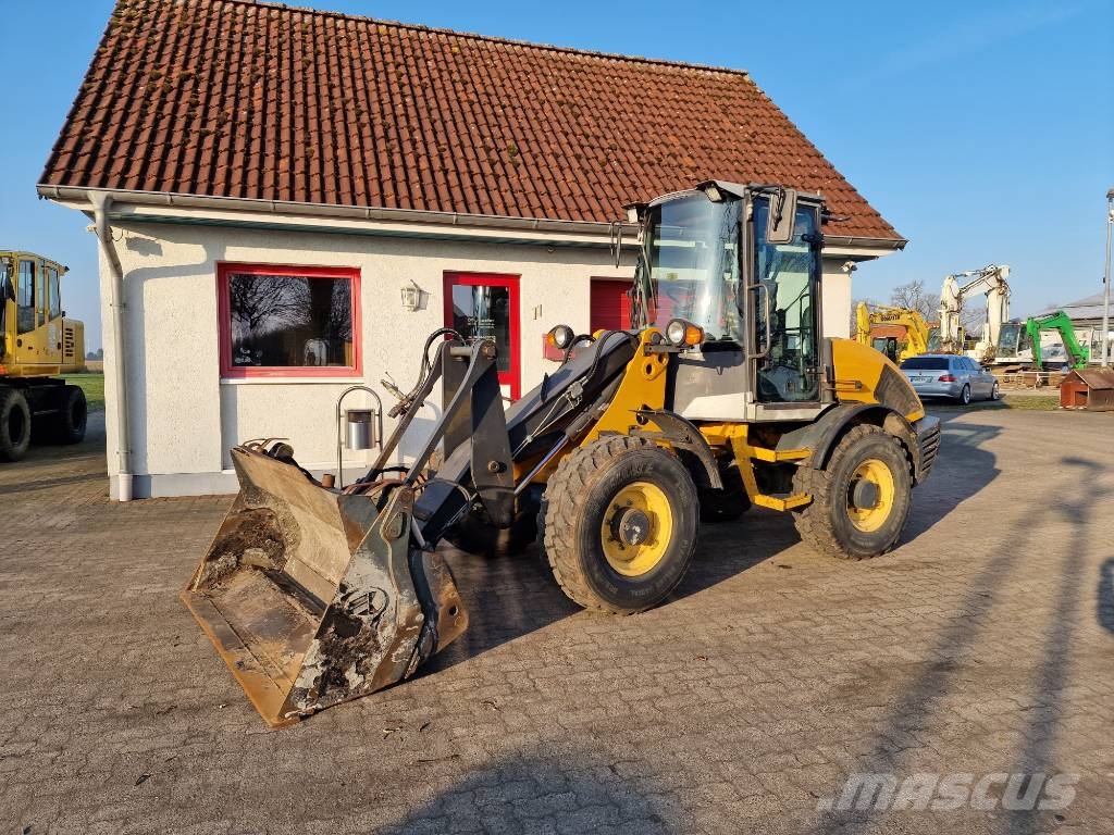 New Holland W 70 TC Chargeuse sur pneus