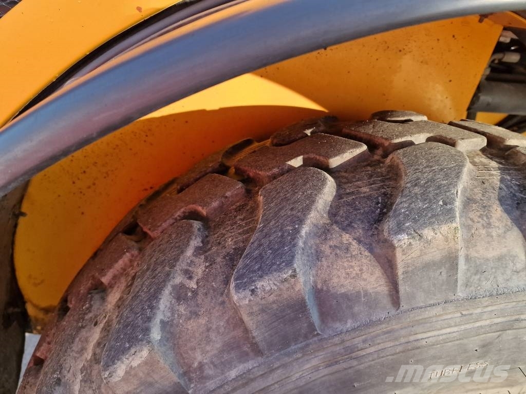 New Holland W 70 TC Chargeuse sur pneus