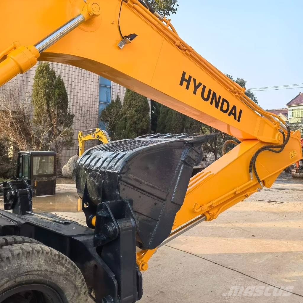 Hyundai 210W-9   Shanghai largest supplier حفارات بعجل