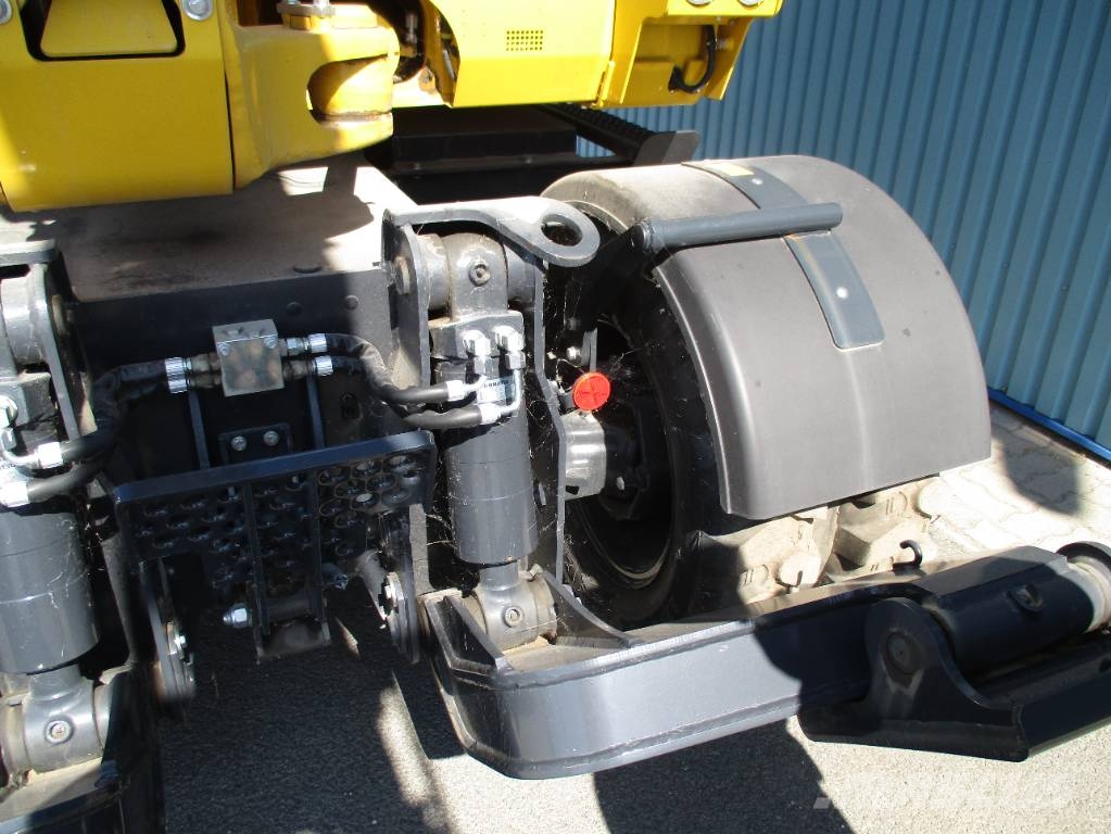 Komatsu PW 98 MR-11 EO Excavatoare cu roti