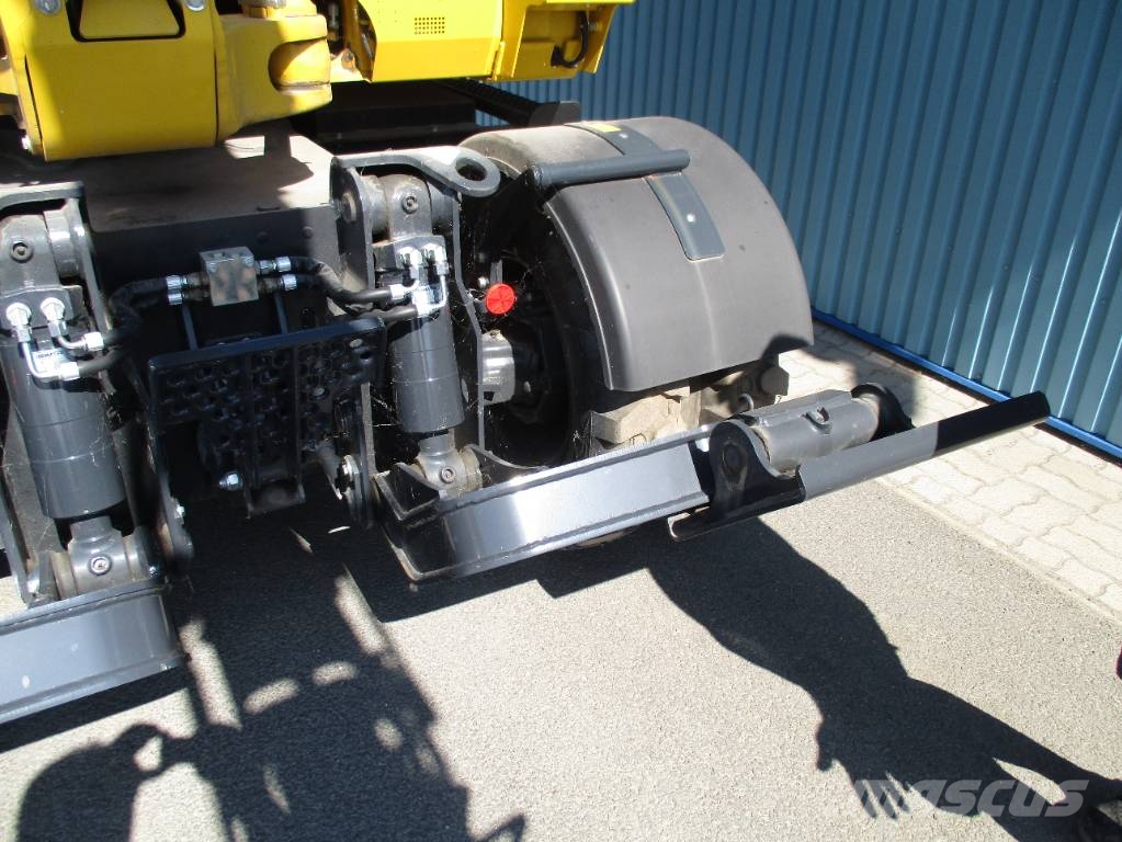 Komatsu PW 98 MR-11 EO Excavatoare cu roti