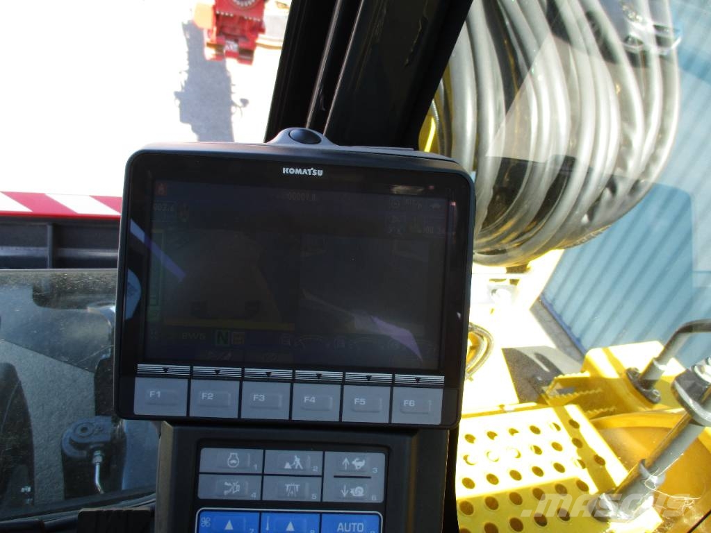 Komatsu PW 98 MR-11 EO Excavatoare cu roti
