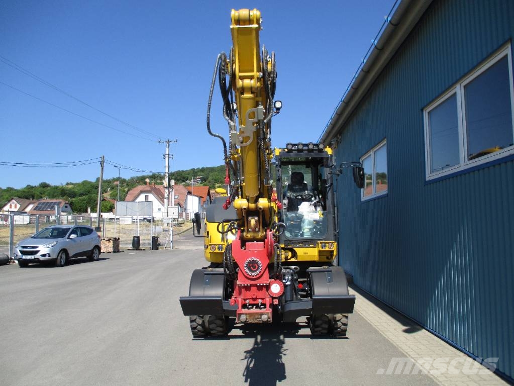 Komatsu PW 98 MR-11 EO Excavatoare cu roti