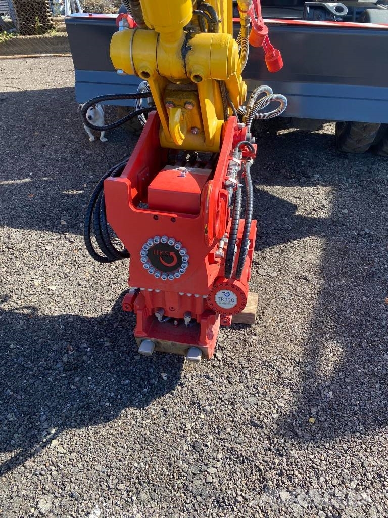 Komatsu PW 98 MR-11 EO Excavatoare cu roti