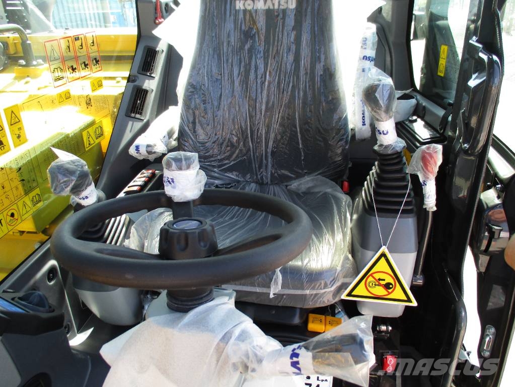 Komatsu PW 98 MR-11 EO Excavatoare cu roti