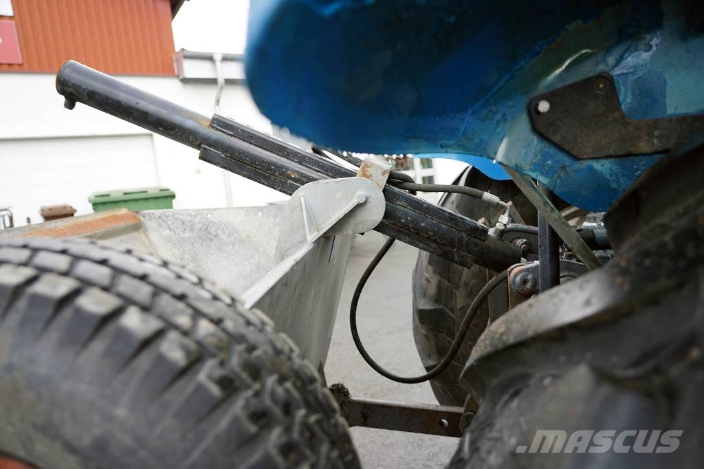 SANDSPRIDARE 1500MM FJÄRÅS OF SWEDEN 砂と塩撒き専用車