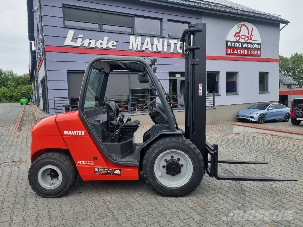 Manitou Terenowy MSI 25 T przesuw boczny شاحنات الطرق الوعرة
