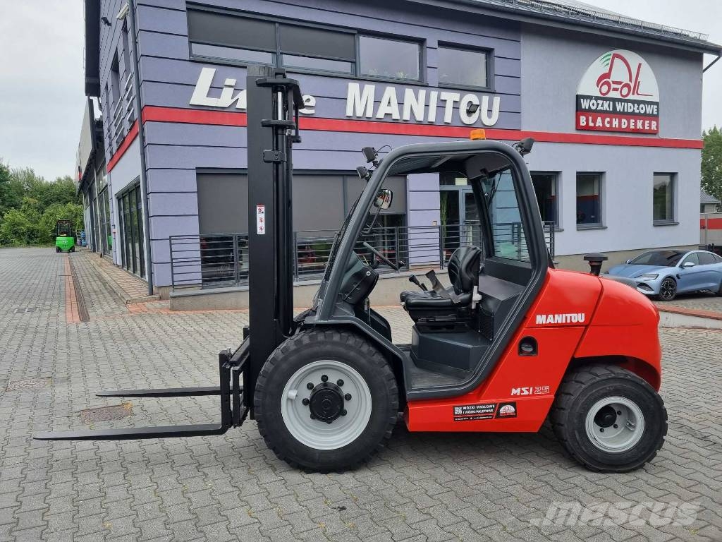 Manitou Terenowy MSI 25 T przesuw boczny شاحنات الطرق الوعرة