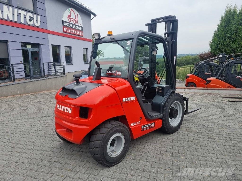Manitou Terenowy MSI 25 T przesuw boczny شاحنات الطرق الوعرة