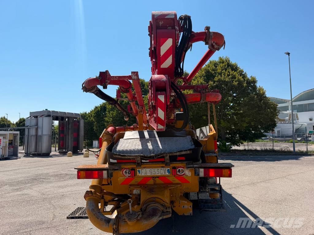 MAN 33.362 Betono siurbliai