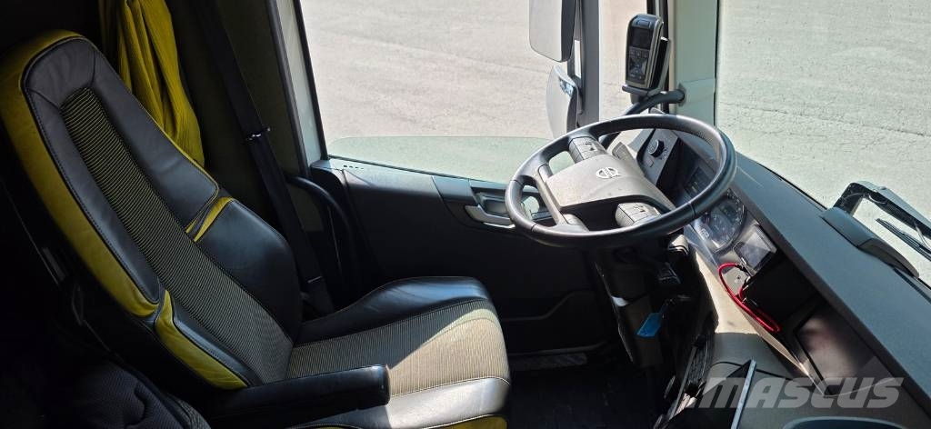 Volvo FH 16 750 平板栏板货车