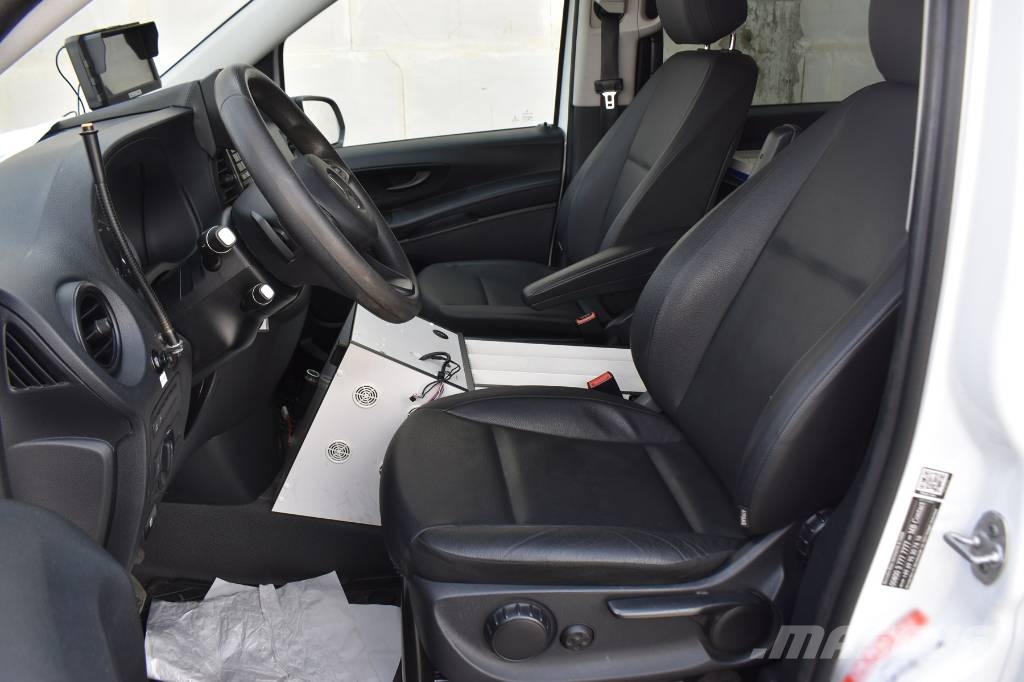 Mercedes-Benz Vito 4x4 Notarzt Einsatzfahrzeug NEF Ambulancias