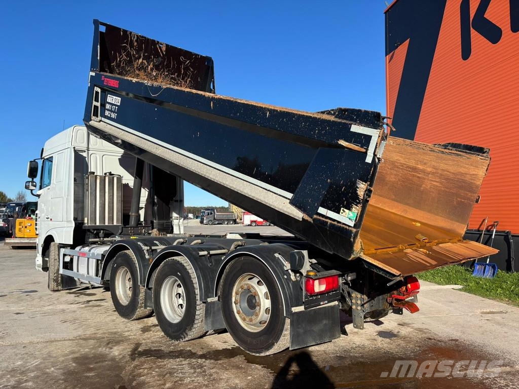 DAF XF 530 8x4*4 BOX L=6036 mm 自卸式货车