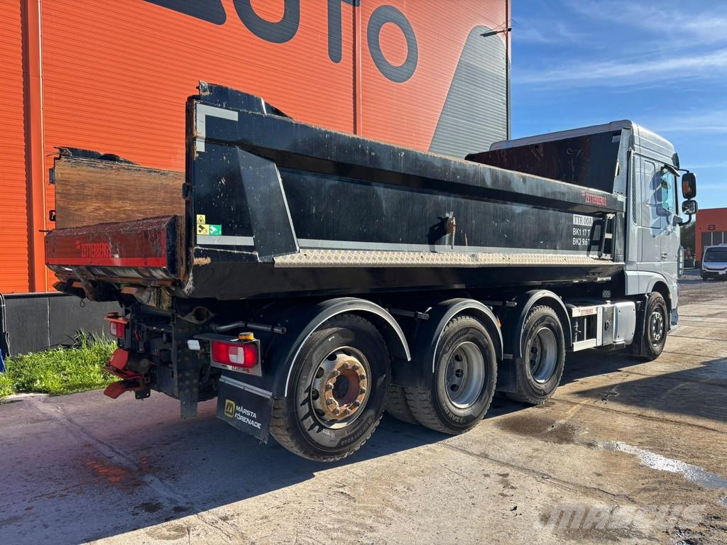 DAF XF 530 8x4*4 BOX L=6036 mm 自卸式货车