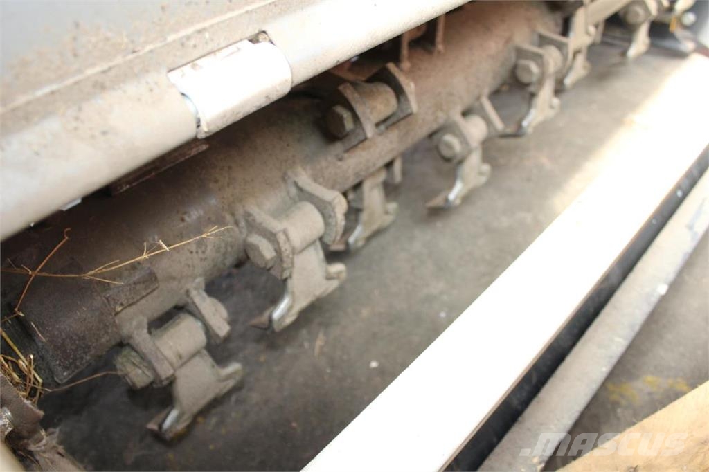 Aardenburg Alpha M 1250 Plus Segadoras y cortadoras de hojas para pastos