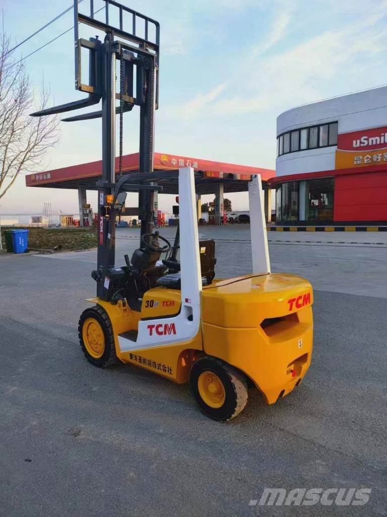 TCM FD30-1 شاحنات الديزل