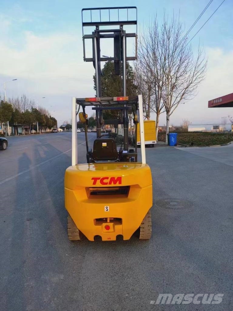 TCM FD30-1 شاحنات الديزل